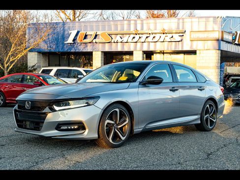 Used 2018 Honda Accord Touring image 1