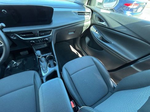 Used 2025 Buick Encore GX Preferred image 40