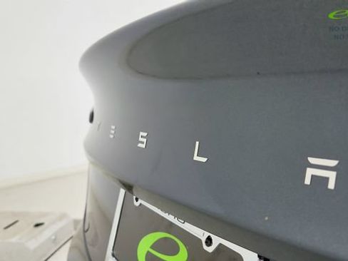 Used 2025 Tesla Model 3 Long Range AWD/4WD image 32