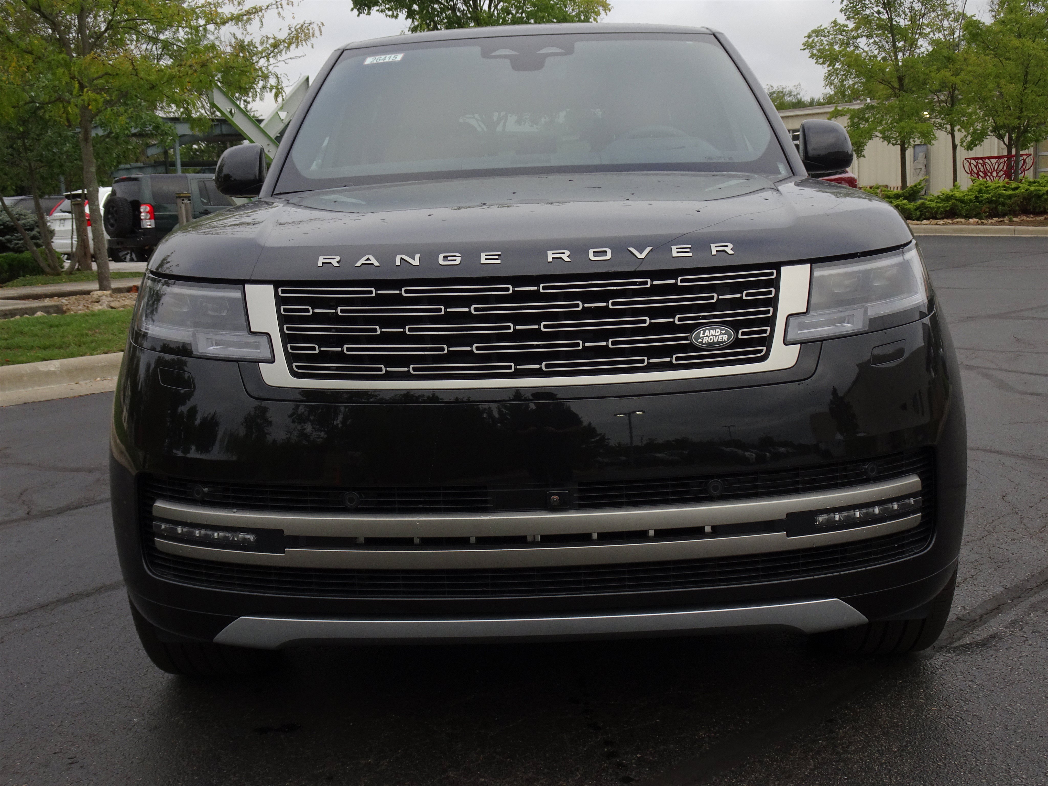 New 2026 Land Rover Range Rover Long Wheelbase SE AWD/4WD image 8