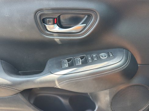 Certified 2025 Honda HR-V EX-L image 23