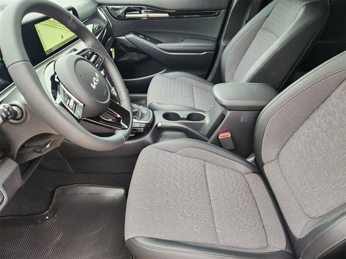 New 2026 Kia Seltos S image 9