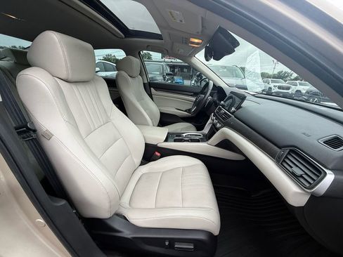 Used 2018 Honda Accord Touring image 22