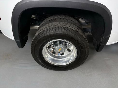 Used 2024 Chevrolet Silverado 3500 High Country w/ High Country Premium Package AWD/4WD image 13