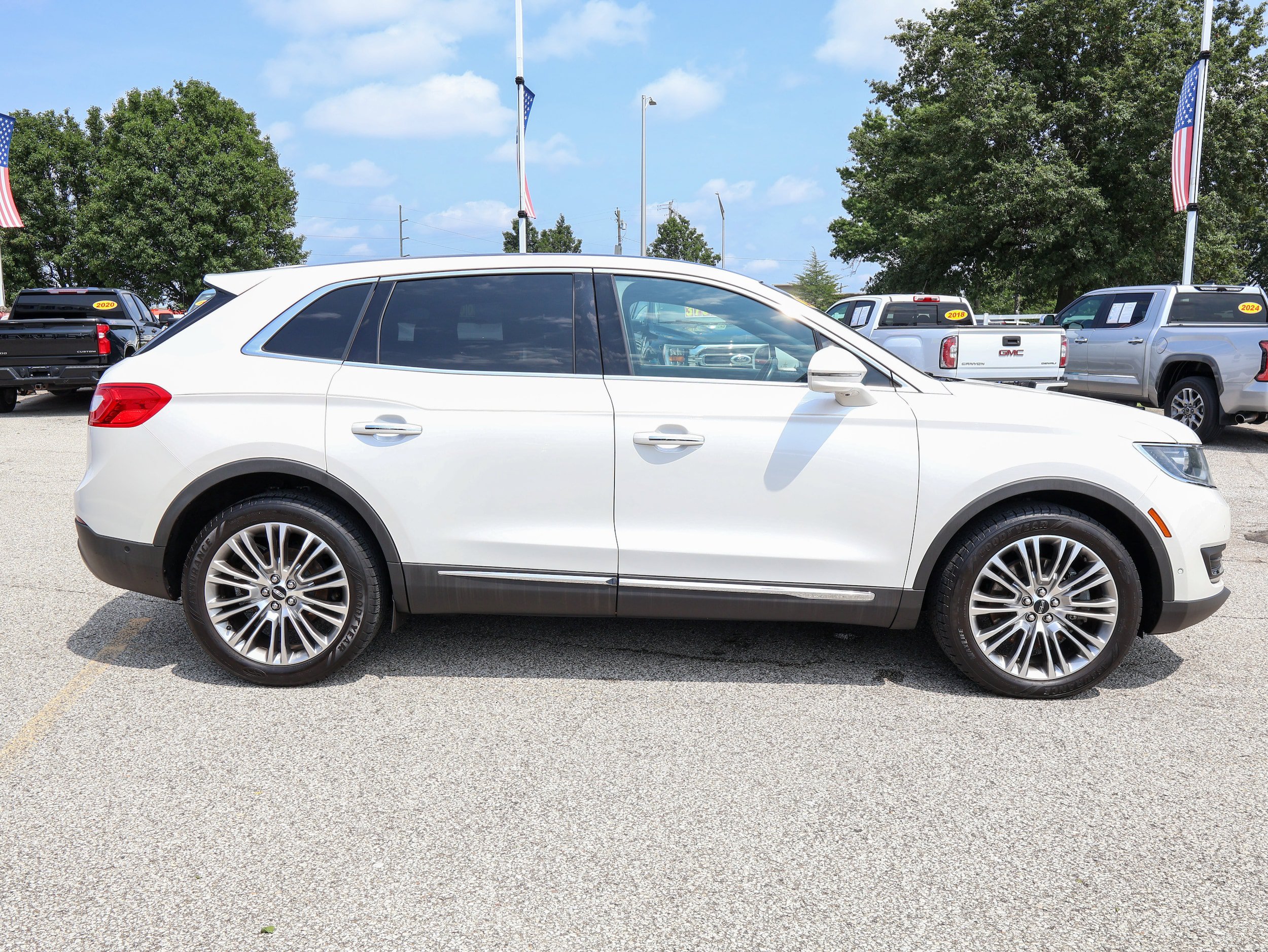 Used 2018 Lincoln MKX Reserve AWD/4WD image 6
