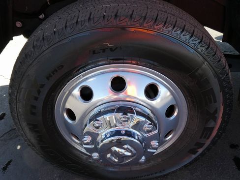 Used 2025 RAM 3500 Laramie w/ Towing Technology Group image 12