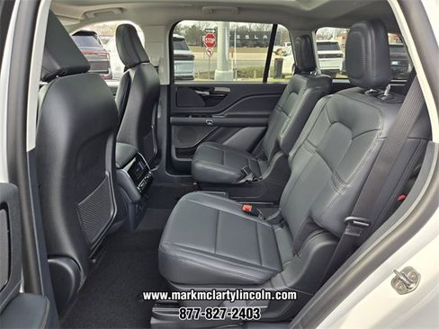 New 2026 Lincoln Aviator AWD image 7