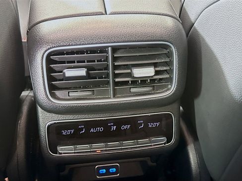 Used 2024 Mercedes-Benz GLS 450 4MATIC image 27