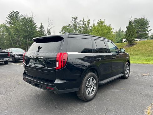 Used 2025 Ford Expedition Active RWD image 6