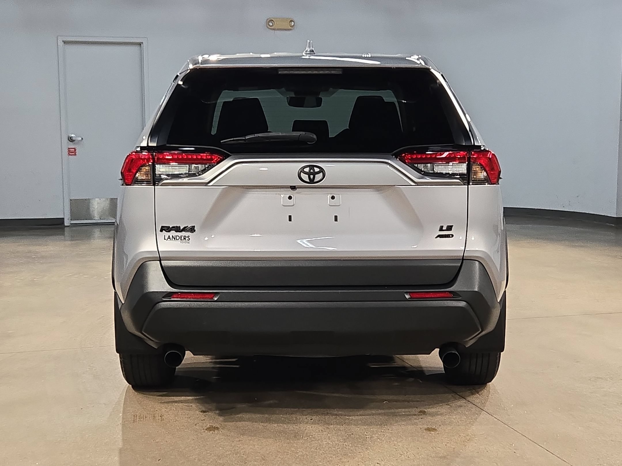 Used 2023 Toyota RAV4 LE AWD/4WD image 6