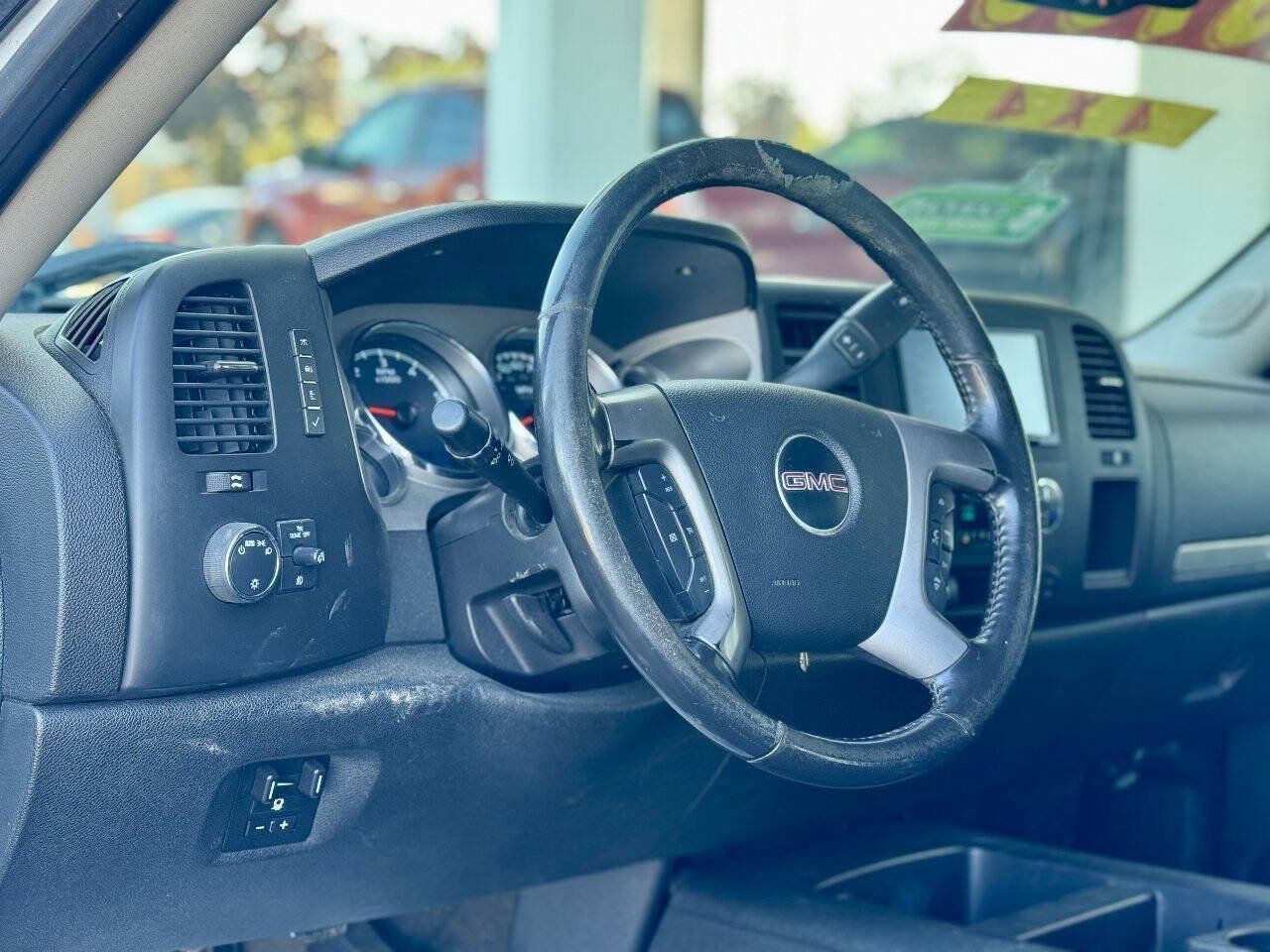 Used 2014 GMC Sierra 2500 SLE AWD/4WD image 2