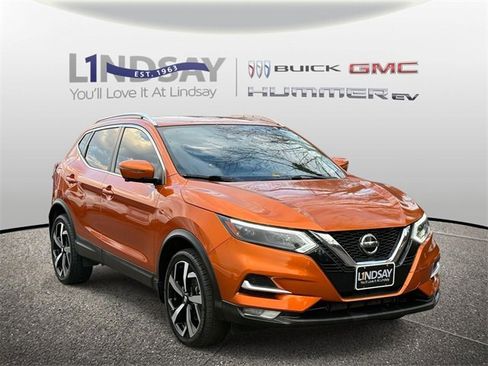 Used 2020 Nissan Rogue Sport SL w/ Premium Package image 1