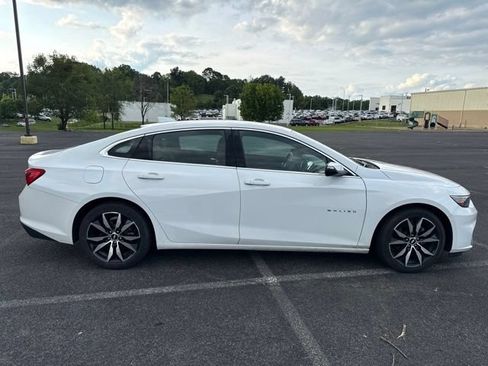 Used 2018 Chevrolet Malibu LT w/ Leather Package FWD image 5