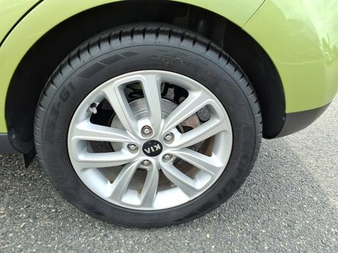 Used 2019 Kia Soul + FWD image 15