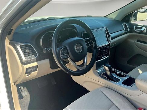 Used 2022 Jeep Grand Cherokee Laredo E AWD/4WD image 21