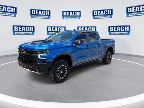 Used 2022 Chevrolet Silverado 1500 ZR2 w/ Technology Package AWD/4WD image 4