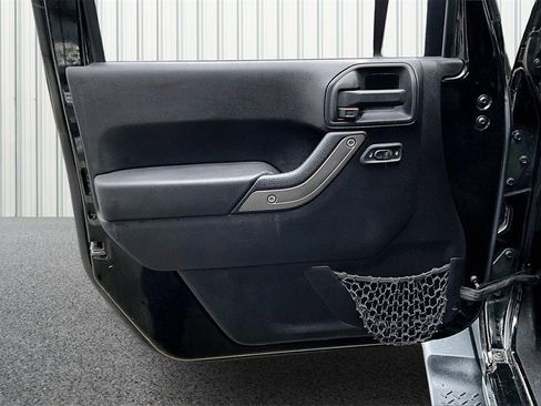 Used 2014 Jeep Wrangler Unlimited Sport w/ Power Convenience Group image 18