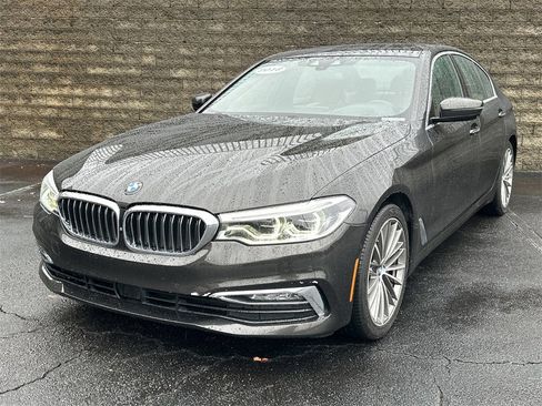 Used 2018 BMW 530i image 3
