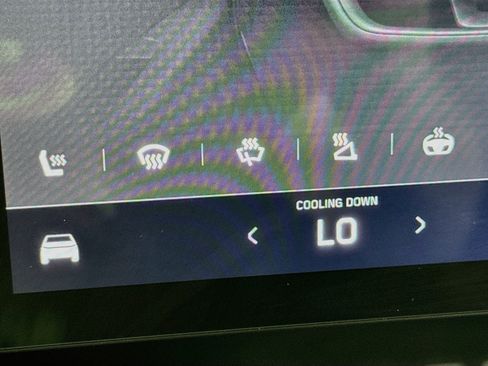 Used 2024 Tesla Cybertruck AWD Crew Cab image 4