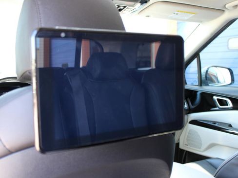 Used 2024 Kia Carnival SX Prestige FWD image 39