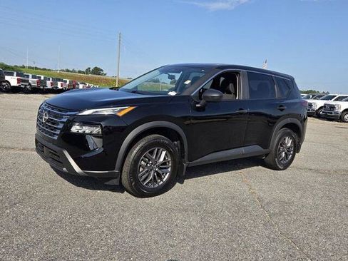 Used 2025 Nissan Rogue S FWD image 3