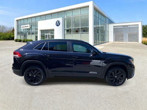 Certified 2023 Volkswagen Atlas Cross Sport SE w/ Black Wheel Package AWD/4WD image 5
