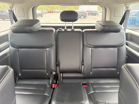 Used 2025 Ford Expedition Max Platinum w/ Driver's Package image 14