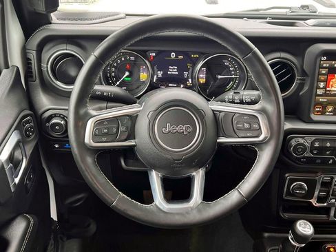 Used 2022 Jeep Wrangler Unlimited Sahara w/ Cold Weather Group image 13