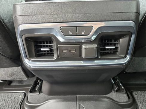 Used 2023 GMC Sierra 2500 Denali w/ Denali Black Diamond Edition AWD/4WD image 16