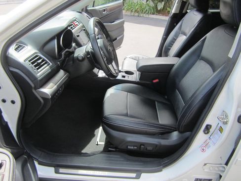 Used 2017 Subaru Outback 2.5i Limited image 24