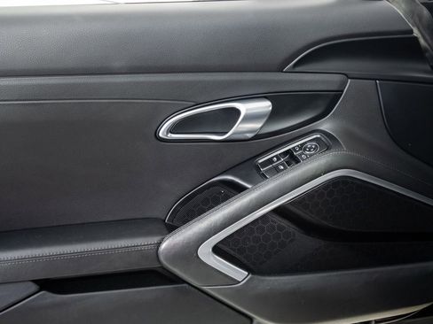 Used 2019 Porsche 911 Carrera image 6