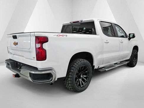 Used 2024 Chevrolet Silverado 1500 LT AWD/4WD image 7