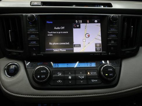 Used 2018 Toyota RAV4 Platinum FWD image 23