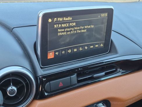 Used 2017 FIAT 124 Spider Lusso RWD image 26