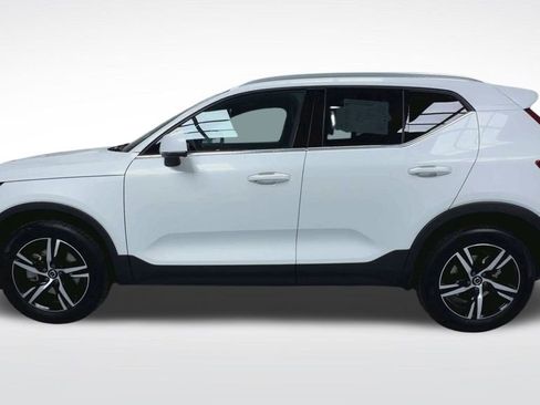 Used 2025 Volvo XC40 B5 Core image 21