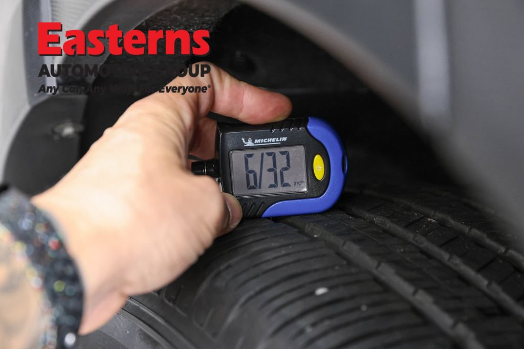 Used 2023 Subaru Ascent Premium w/ Convenience Package AWD/4WD image 31