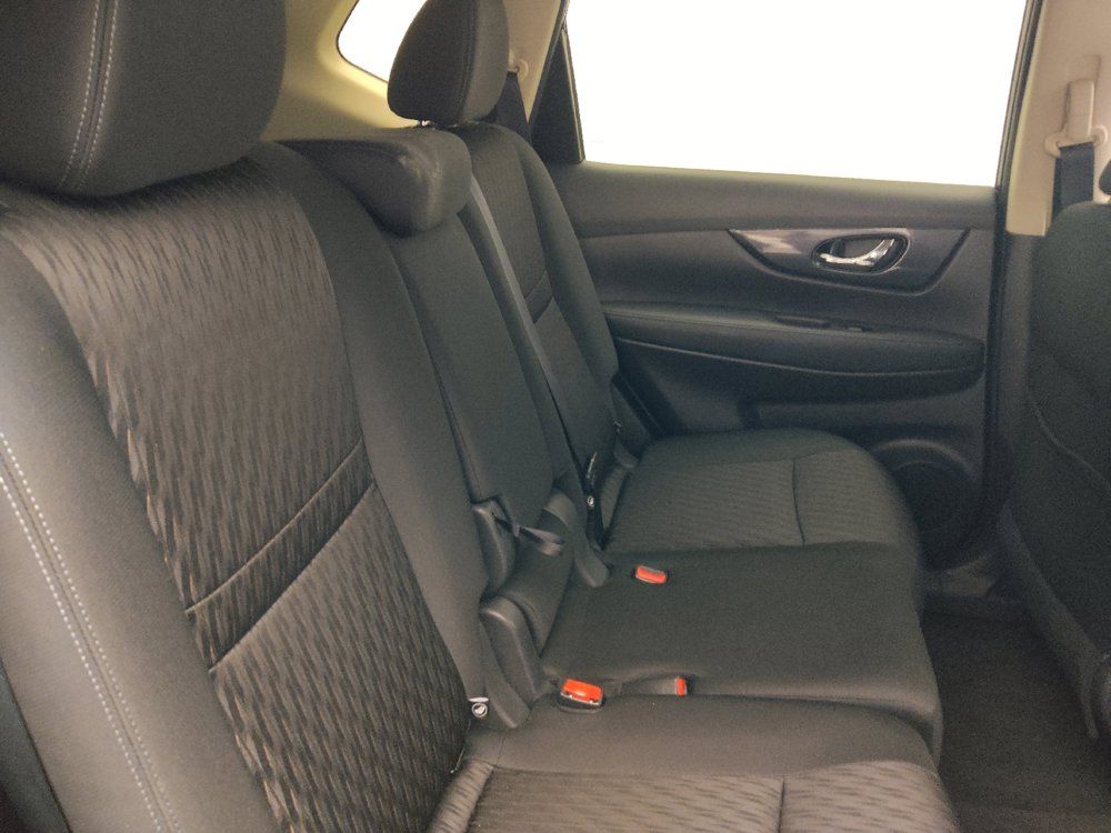Used 2020 Nissan Rogue SV FWD image 19