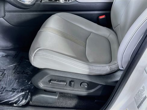 Used 2023 Honda Pilot Touring image 19