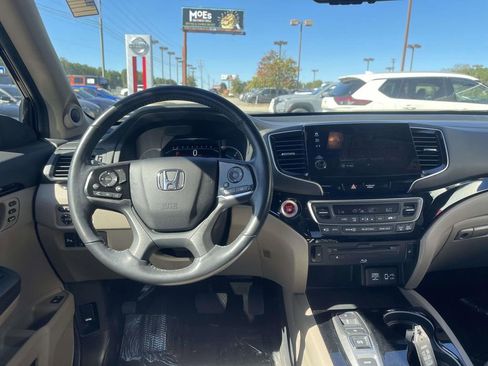 Used 2022 Honda Pilot Touring image 15