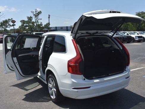 Used 2023 Volvo XC90 B5 Core AWD/4WD image 18