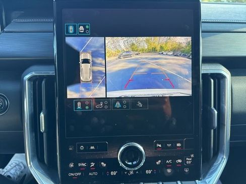 Used 2025 GMC Acadia Elevation image 18