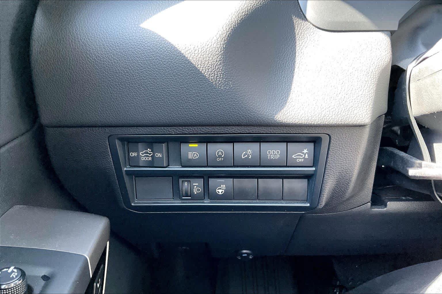 Used 2024 Toyota Tundra Limited AWD/4WD image 31