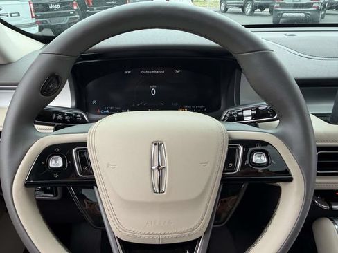 Used 2023 Lincoln Aviator AWD w/ Premium Package image 28