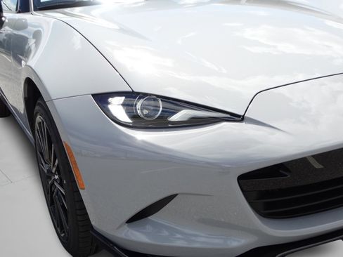 New 2026 MAZDA MX-5 Miata Club w/ Interior Package RWD image 31