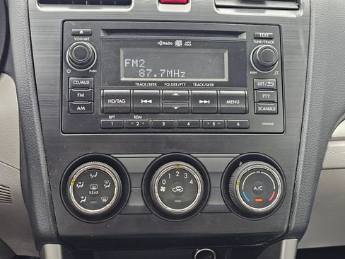 Used 2015 Subaru Forester 2.5i Premium w/ All-Weather Package AWD/4WD image 31