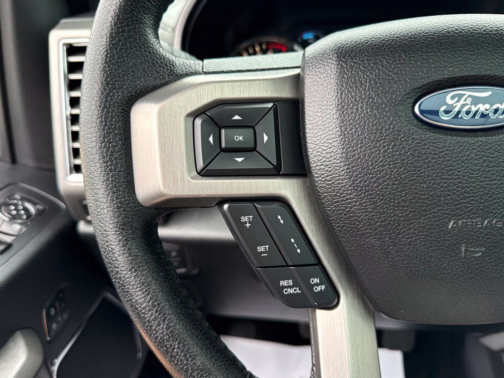 Used 2015 Ford F150 Platinum w/ Equipment Group 701A Luxury AWD/4WD image 34