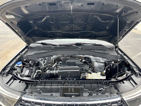 Used 2020 Ford Explorer XLT w/ Equipment Group 202A image 31
