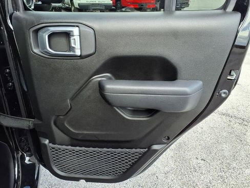 Used 2024 Jeep Wrangler Sport S image 14