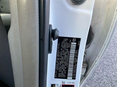 Used 2013 Toyota Camry LE image 18