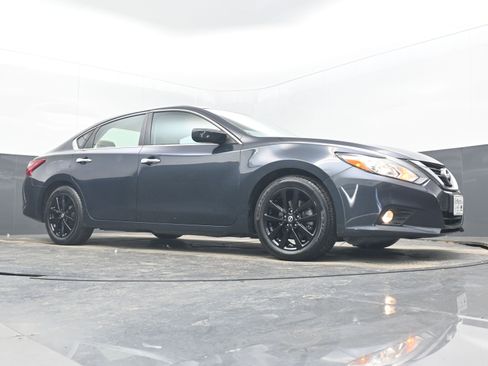 Used 2018 Nissan Altima 2.5 SV image 21